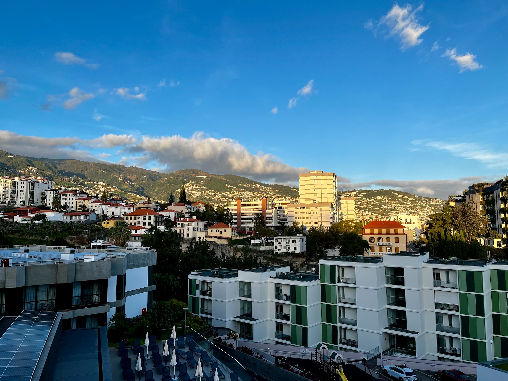 Vedere din cameră spre Funchal