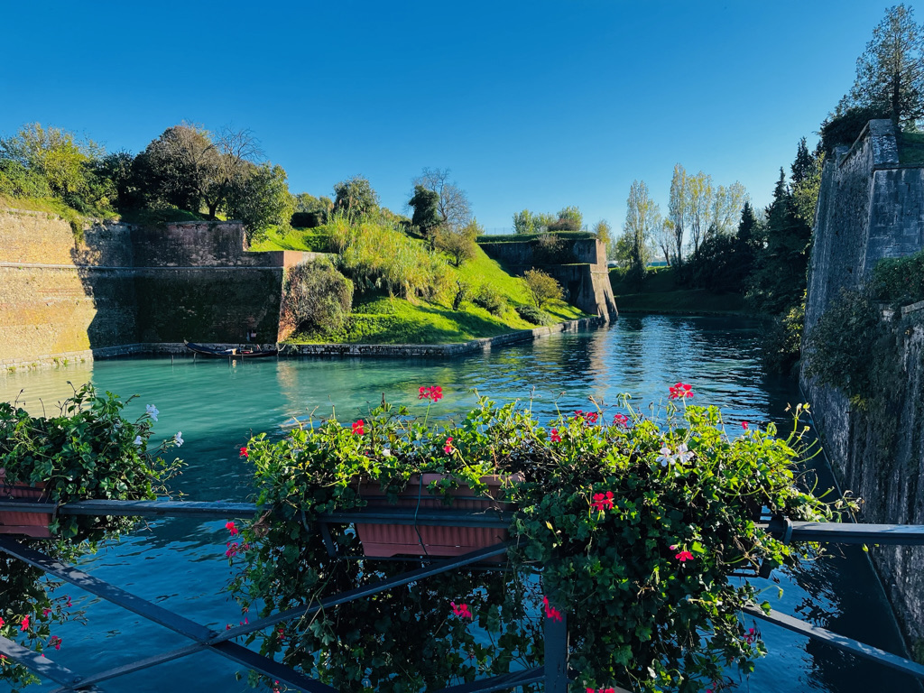 Porta Brescia din Peschiera del Garda